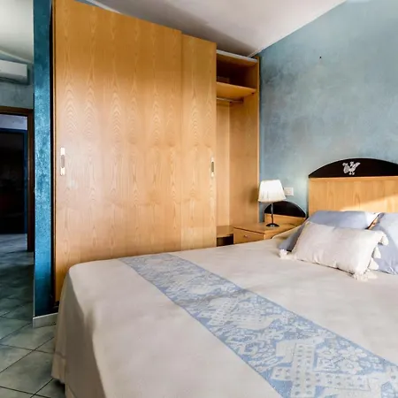 Del Mare Otel Solanas (Cagliari)
