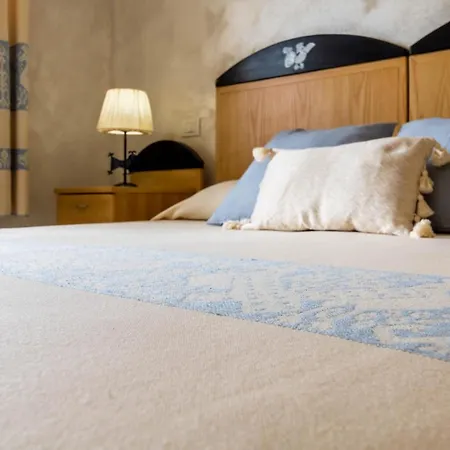 Hotel Del Mare Solanas 3*